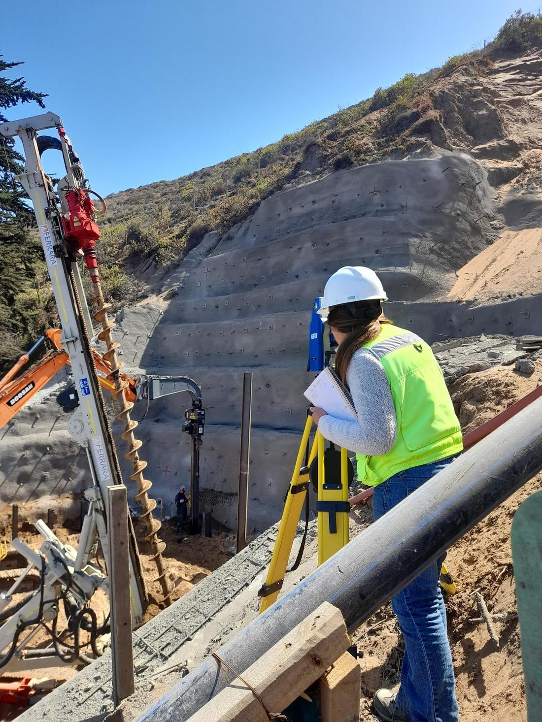 Replanteo y avance de Soil Nailing para contención de ladera